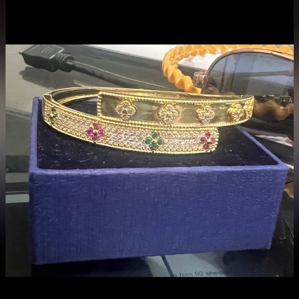 14kt Gold plated clover bracelet with clear Swarovski elements #121 - Picture 7 of 11